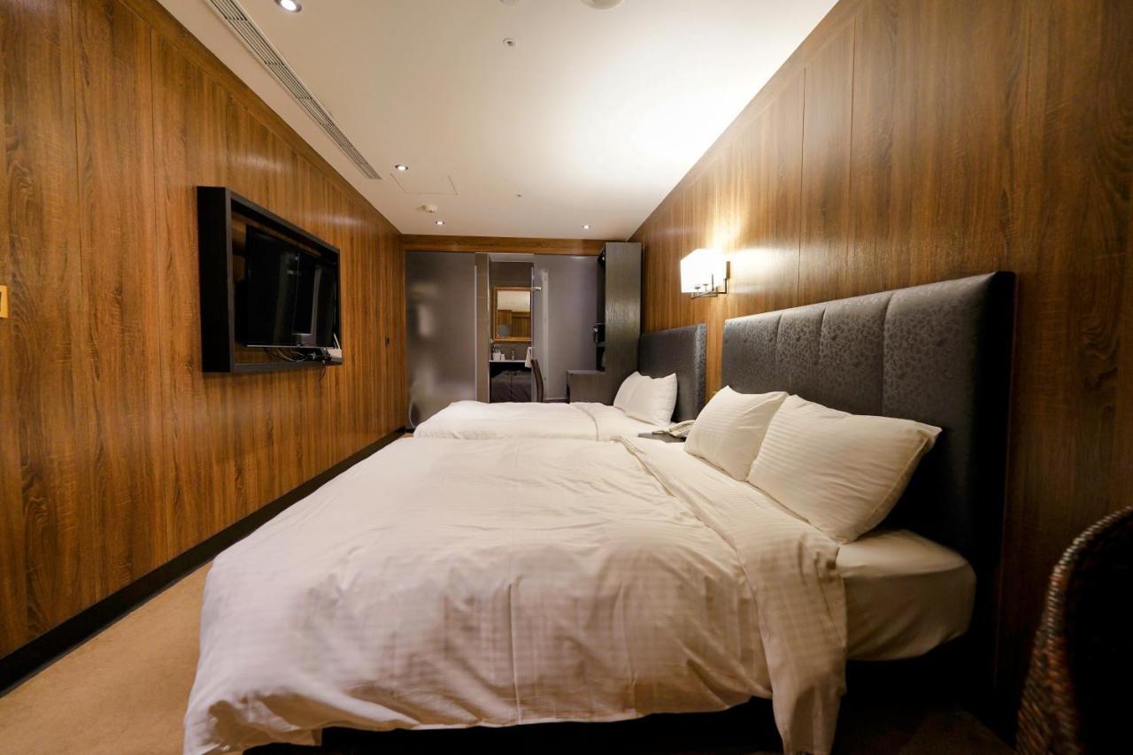 Meworld Hotel - Taipei Main Station Экстерьер фото